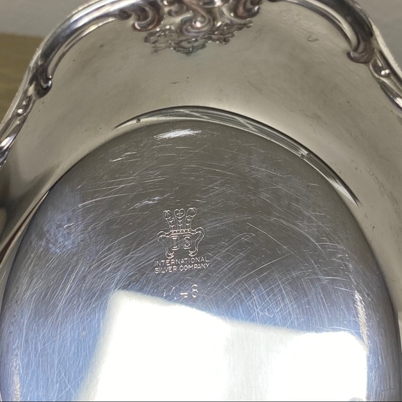 International Silver Orleans Pattern Party Set - Picture 8 of 11